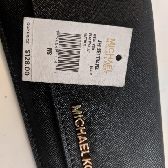 Black Michael Kors wallet - Picture 2 of 4